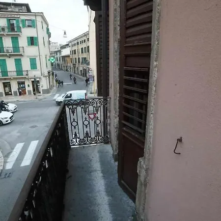 Destiny 2 Piazza Isolo Apartment Verona
