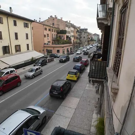 Appartement Destiny 2 Piazza Isolo Vérone